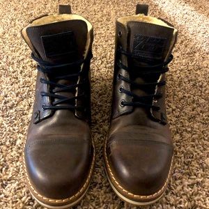 Men’s brown Bull Boxer boot. Size 9